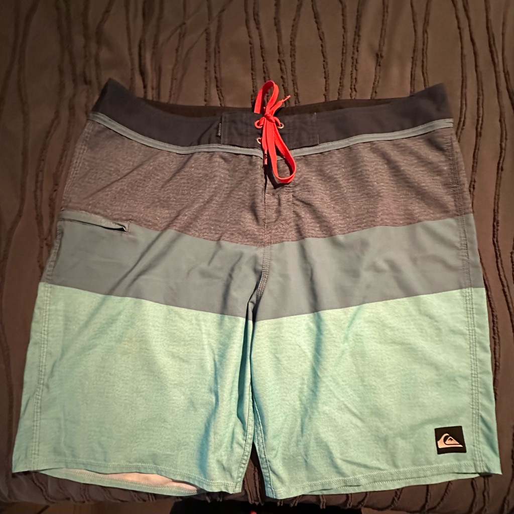 Board Shorts, Quicksilver Size 38 Good Condition
